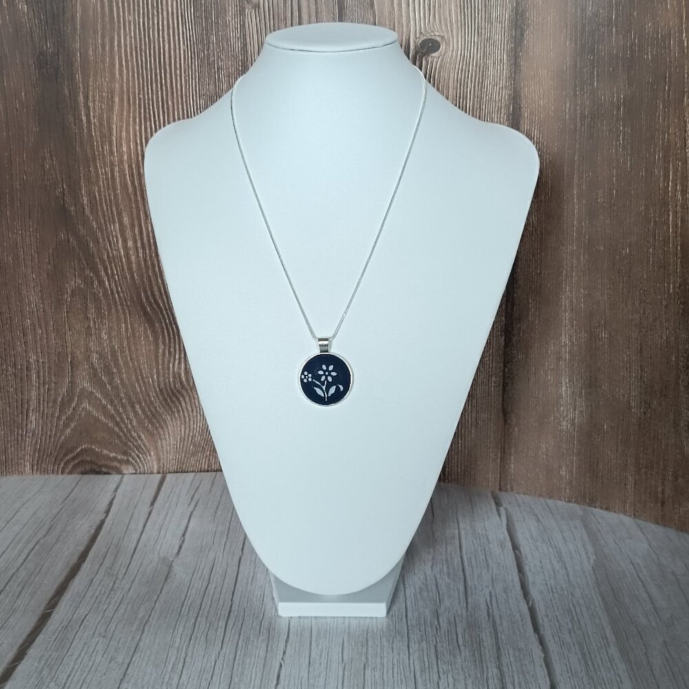 "Nezabudka" UNESCO Heritage "Modrotlač" Blueprint Necklace - Artisan Crafted
